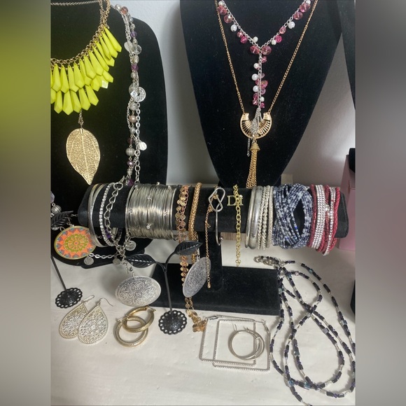 Fashion assorted jewelry lot#581 - Picture 4 of 8